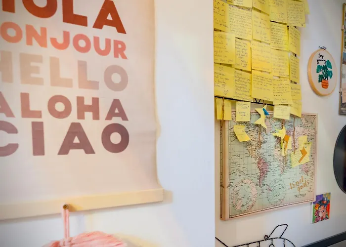 Vis-a-vis - Gara De Nord *