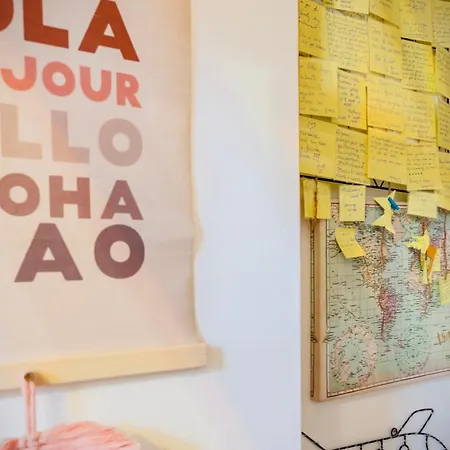 Vis-a-vis - Gara De Nord *